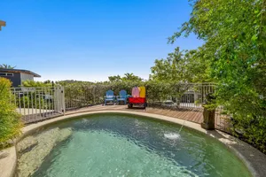 Image of Spacious 4-Bed Family Retreat with Pool Near Beach