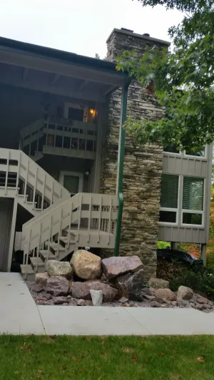 Image of Rocky Glen Condo - forest nest on Baraboo bluff