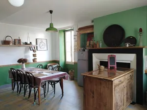Image of Large 3-star Burgundy house near Auxerre. <br>