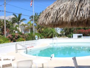 Image of Relaxing 'Beach Nest' in Sunset Beach with Easy Beach and Bay Access