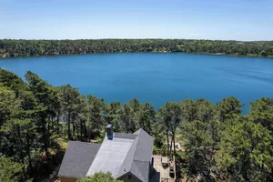 Image of Amazing Location! Lakefront Waterside Deck