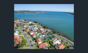 Image of Alices Lake House, Speers Point, Lake Macquarie water views & indoor pool,