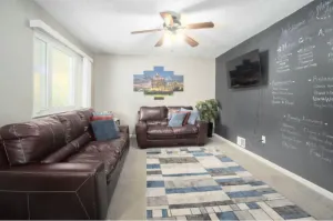 Image of Metro Airport Suite located near busy streets and highways! ASK ABOUT CAR RENTAL