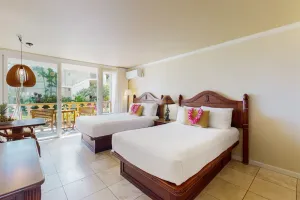 Image of Ground-floor studio with partial ocean view & AC, ADA - beachside pool & hot tub