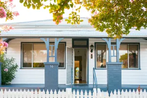Image of Livy Lou's Cottage - 3 bedrooms with modern cosy interior, PETS WELCOME!