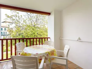 Image of Studio Moderne avec Piscine, Parc Naturel près de la Corniche à Hendaye - FR-1-2-303