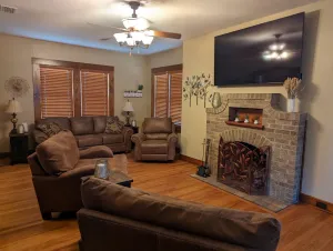 Image of Cozy House  only minutes to  Lake Palestine & Pine Dunes Golf Course