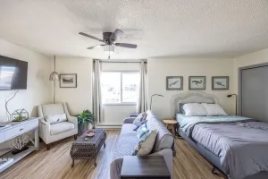 Image of Sweet studio in the heart of Long Beach with a sunset view