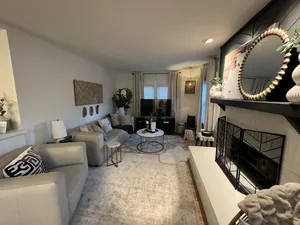 Image of Remodeled Riverside Cottage w\/sunroom, She-shed. Walk to golf, tennis, Botanica,