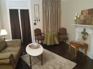 Image of Historical Bywater 2-Room Suite w\/private entrance and bathroom.