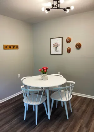 Image of The Deannie Apt #6 - Simple and Homey 2bd w/ WiFi