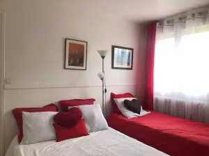 Image of 25 mins from Disney - 30 mins from Notre Dame de Paris