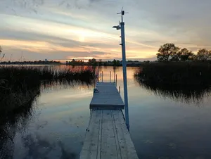 Image of Clean & affordable.  Pet paradise! 1 acre fully fenced.  Use our dock!