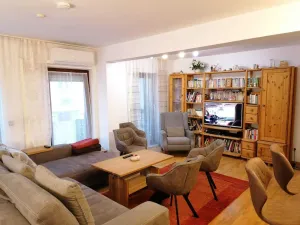 Image of Bayreuth center 150sqm with air conditioning, parking, elevator, balcony, 4 room apartment