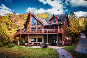 Image of Secluded Lakefront Cabin Resort: 5400sqft 6BR, 5ba