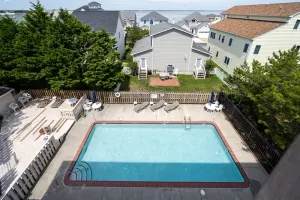 Image of Contemporary, clean 1-bedroom mid-town condo with bay view and 1 block to beach.