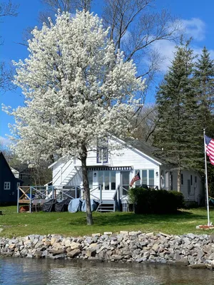 Image of Delightful home on the shores of Saratoga Lake