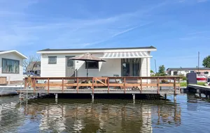Image of Lake Front Home In Breukelen