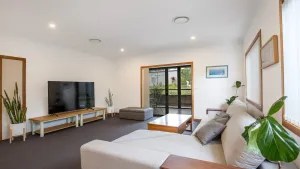 Image of Tangerine - Pet Friendly - 3 Mins Walk to Beach