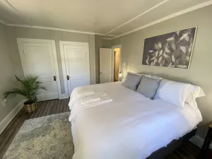 Image of Newly Renovated 2 Bedroom 1 Bath