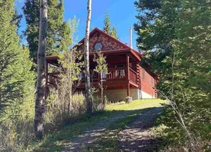 Image of Beautiful Mountain Cabin near Tetons Yellowstone
