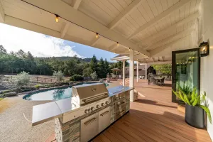Image of Luxury Estate – Views, Pool, 100 Yard Golf Hole