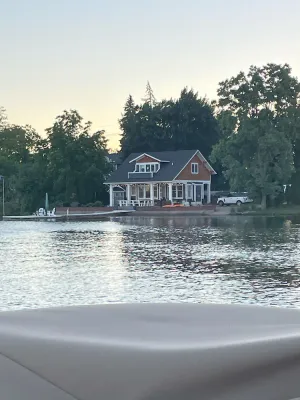 Image of Gorgeous Lakeside Retreat Minutes from Ann Arbor