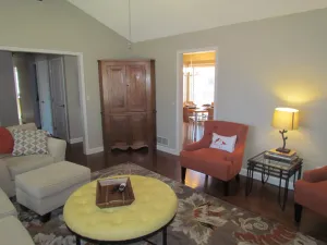 Image of Overland Park Home-3 bdrm\/2 bath-Double Car Garage-video tour-3rd picture