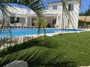 Image of modern luxery home