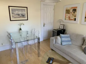 Image of Tower Of London | Saint Kat Docks | Bright & Tranquil 3 Bed Flat