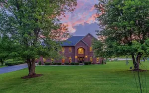 Image of Totally secluded!Pool, Lake!Close to Keeneland,Ky Horsepark, Ark, Ky Derby