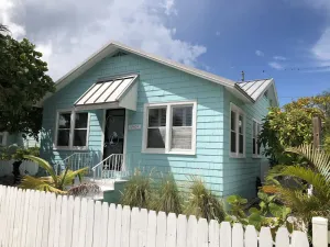 Image of Treasure Island Beach Cottage Steps from Beach Access