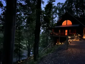 Image of Little Bird Cabin on the New River