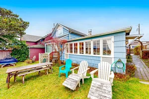 Image of Beach House with Panoramic Bay Views, Walk to Bayfront Dining & Attractions