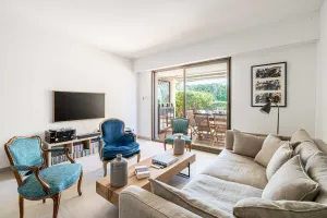 Image of Adorable 2P avec Piscine Cannes