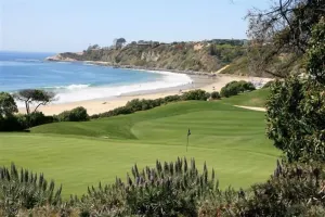 Image of Walk to Beach, Pets ok, A\/C, Pool, gym, spa, Patio, Pkg, Wifi, 24hr guarded gate