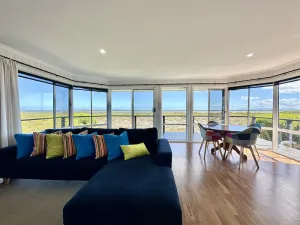 Image of Luxury Waterfront at Manns Beach