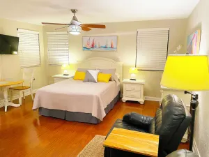 Image of ✨ Gulf Winds Upgraded Condo — Beautiful Remodel with Queen Bed Near the Beach