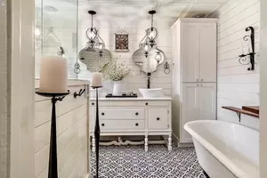 Image of 1930s Queen Anne Historic Downtown Retreat