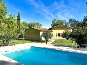 Image of Single storey villa, 4 bedrooms, swimming pool, near the beaches of the Gulf of Saint Trop