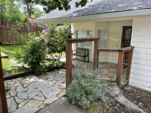 Image of Beautiful, open, light filled home close to University of Oregon Campus.