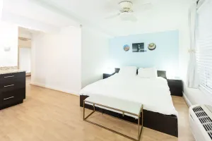 Image of Rehoboth Beach pet friendly hot tub Canalside Inn