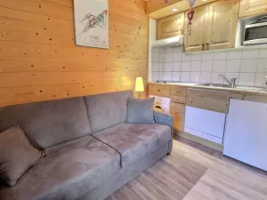 Image of Charming Ski-In\/Ski-Out Studio with High-Speed WiFi - Ideal Location