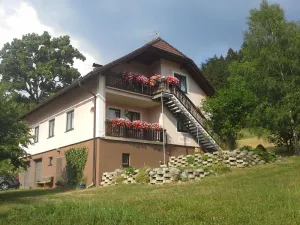 Image of Your own four walls in the green, for those seeking relaxation, pets allowed
