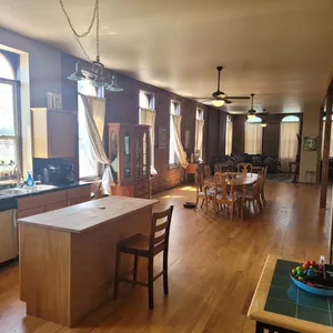 Image of Spacious 2 bedroom apartment with 3 queen beds and 2 full baths