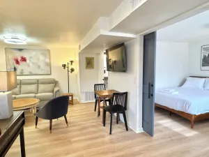 Image of Upgraded Suite - Easy Access To Uptown #n39