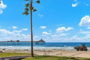 Image of Beautiful Sunny 3 Bedroom Ground Floor with Southwest View of the Ocean