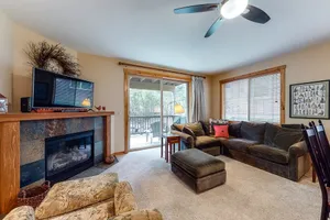 Image of Quiet mountain home w\/private deck\/gas grill\/shared pool & hot tub - near lakes