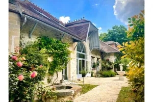 Image of Magnificent house in the Nointel estate