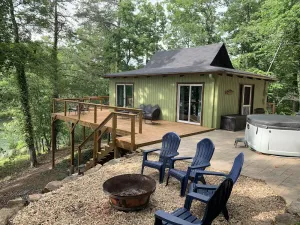 Image of Lakefront Pet friendly with Hot Tub & Private Dock